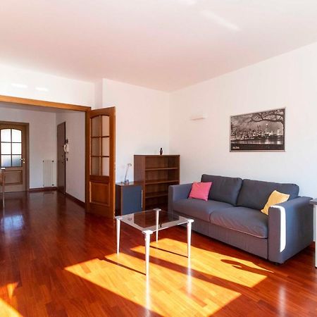 토리노 Cozy&Spacious Apt 2 Min Walk From The Tram Stop! 아파트 외부 사진