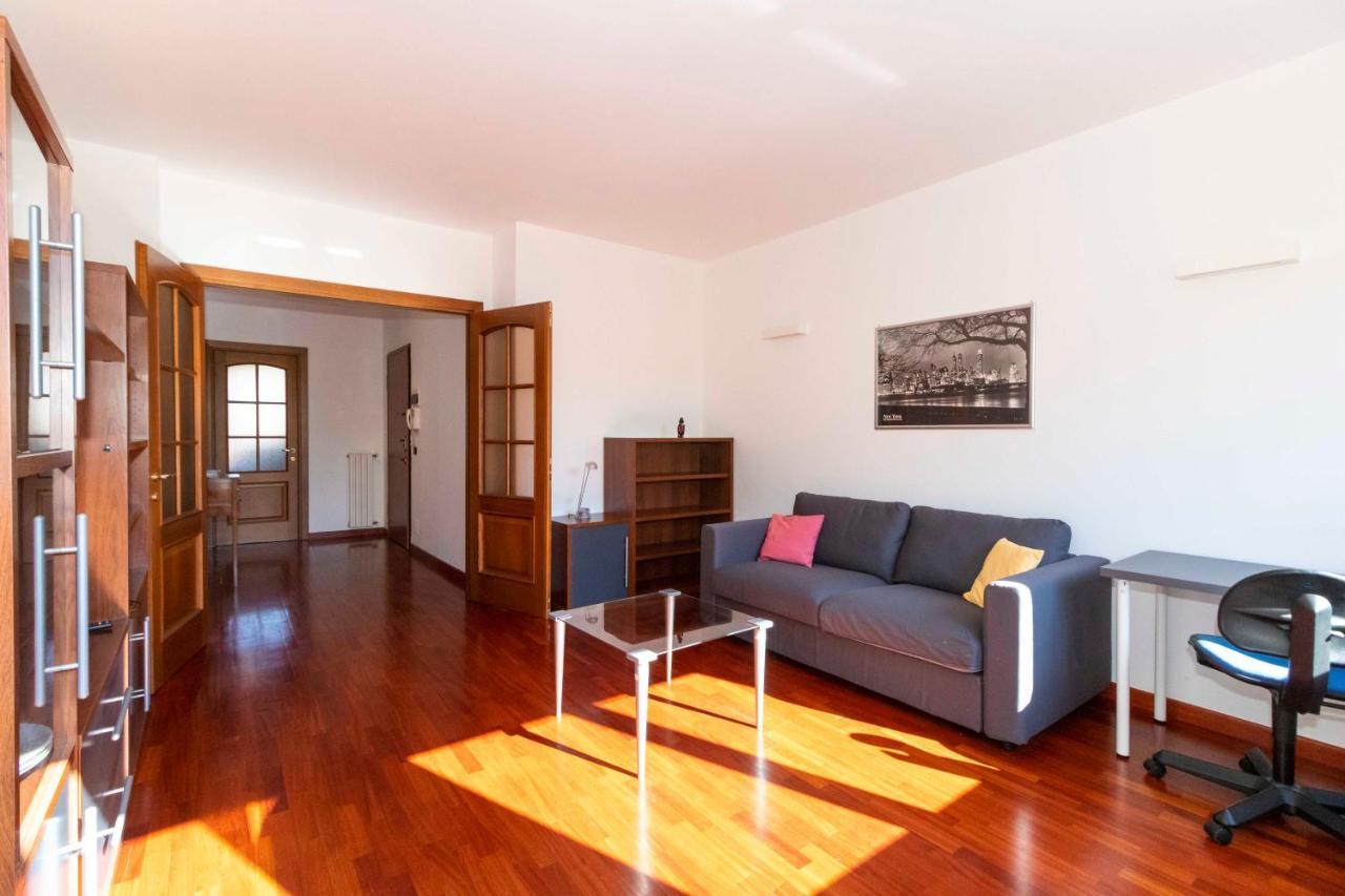 토리노 Cozy&Spacious Apt 2 Min Walk From The Tram Stop! 아파트 외부 사진